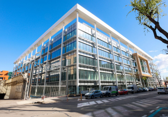 Edificio om ∞ 1
