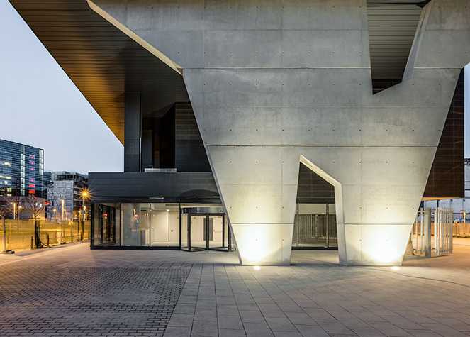 Edificio cornerstone 8 Edificio cornerstone 8