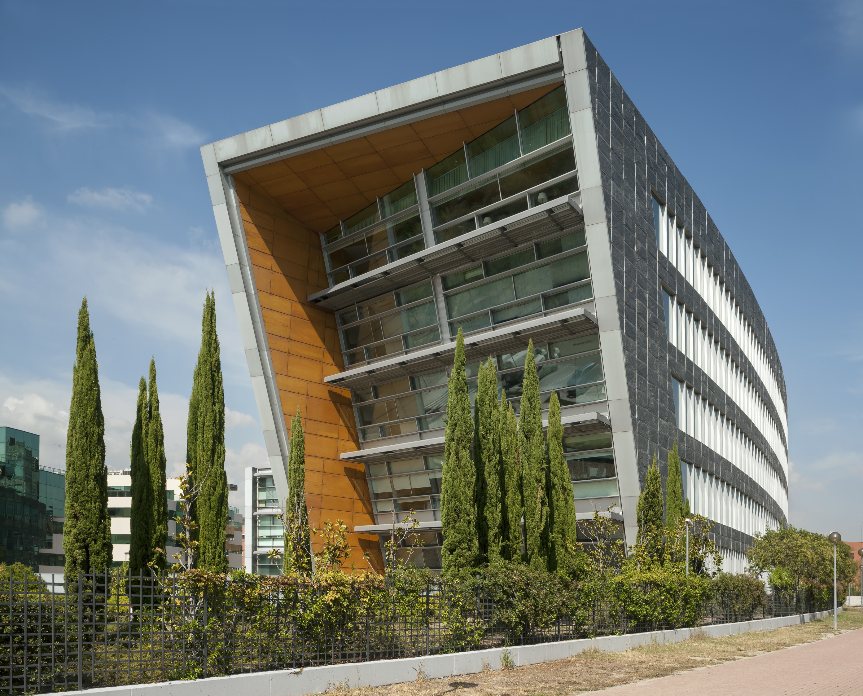 Edificio oblicua 3