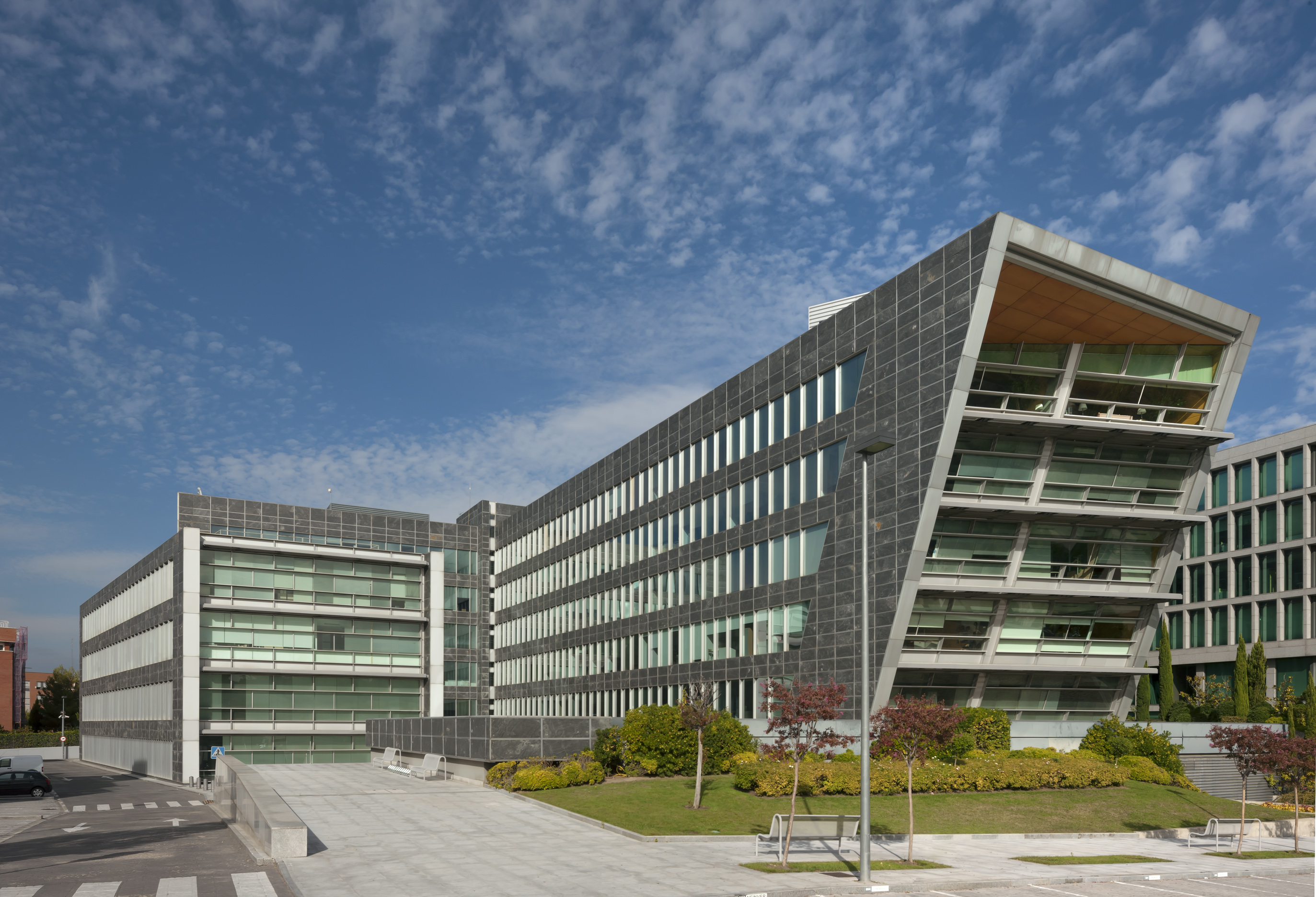 Edificio oblicua 4