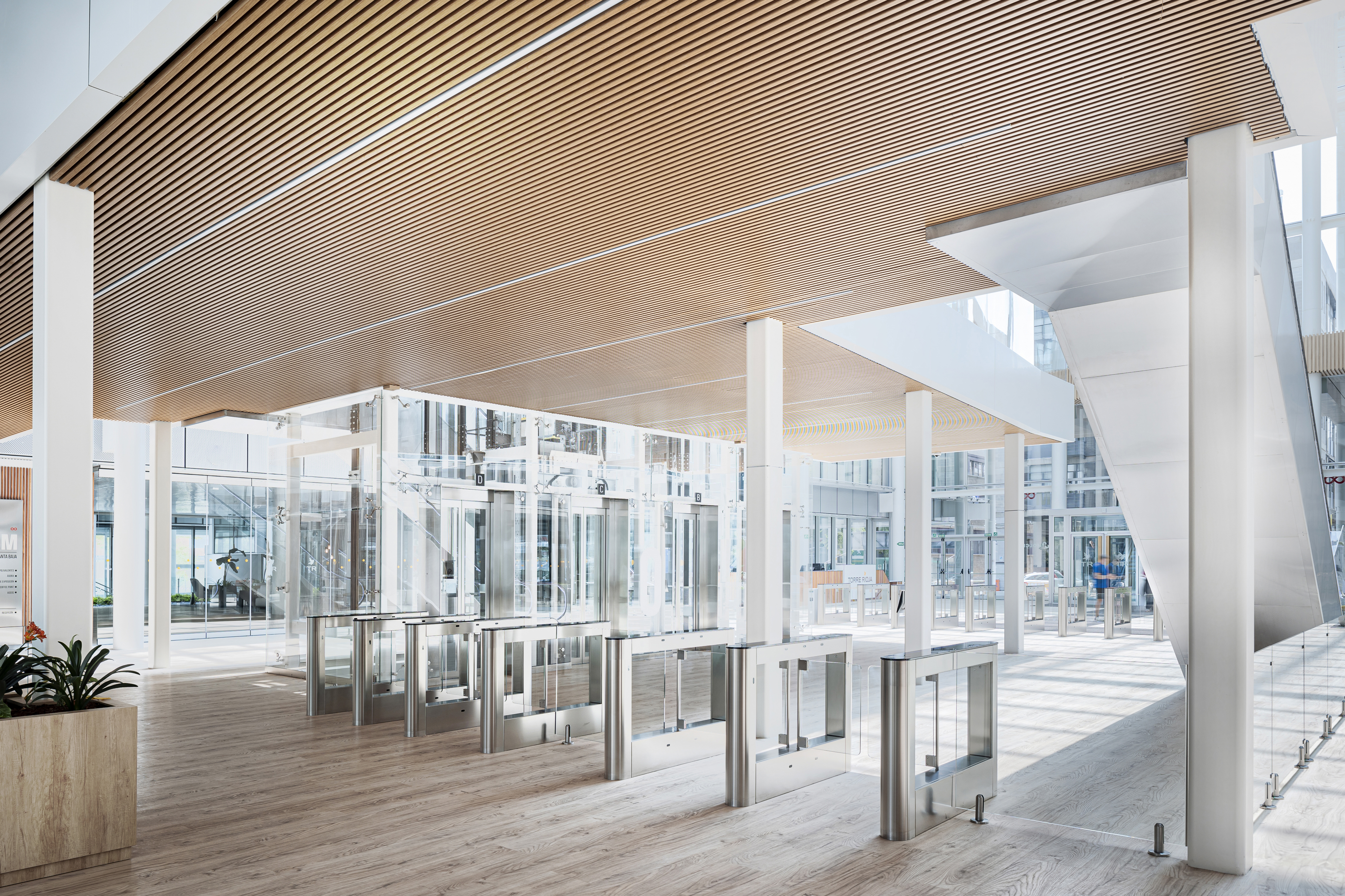 Edificio om ∞ 5 Edificio om ∞ 5