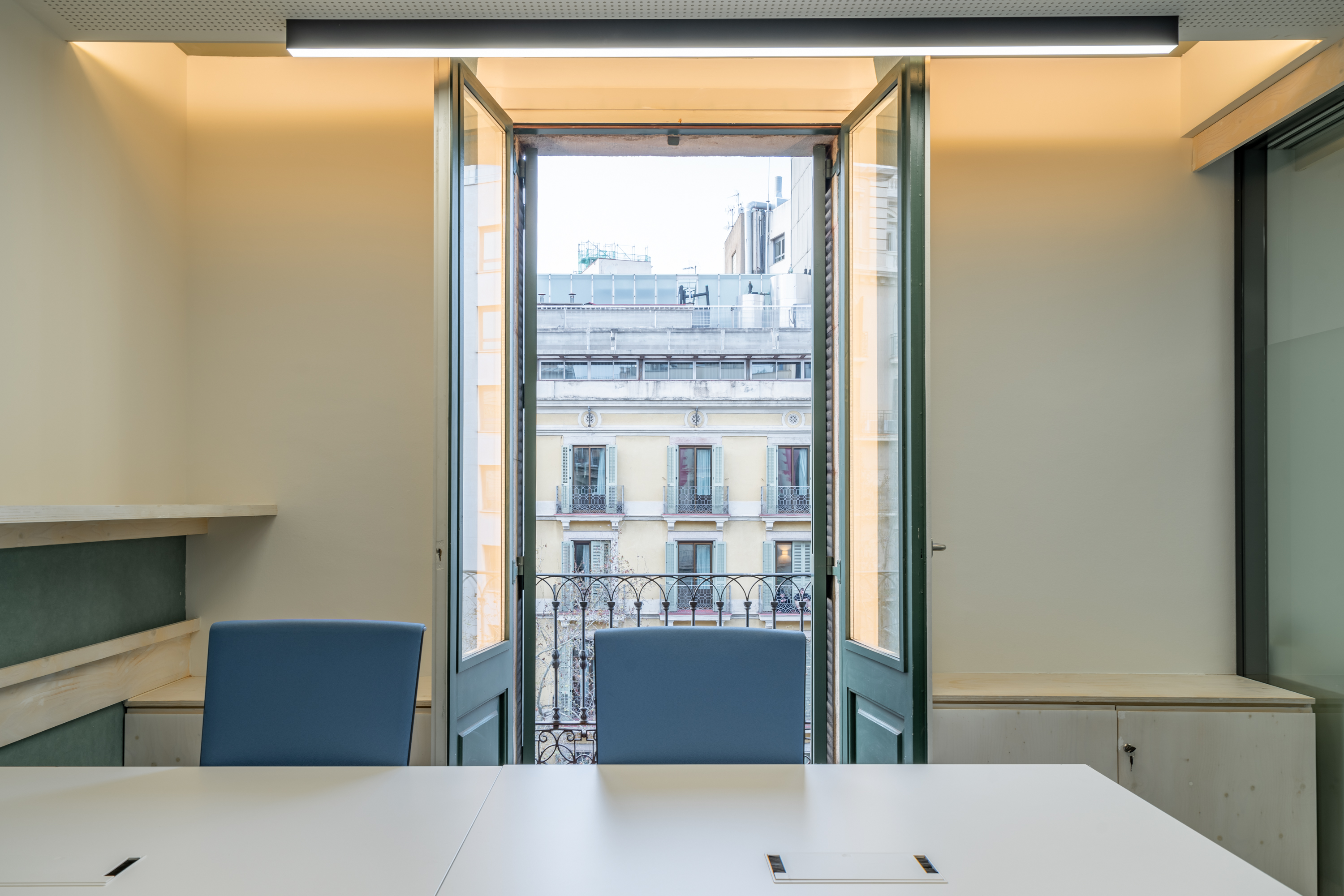 Flex plaza cataluña - ronda sant pere 16 10